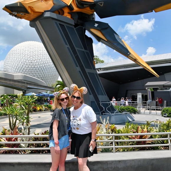 Meet your Posher, Simone - Picture 1 of 8